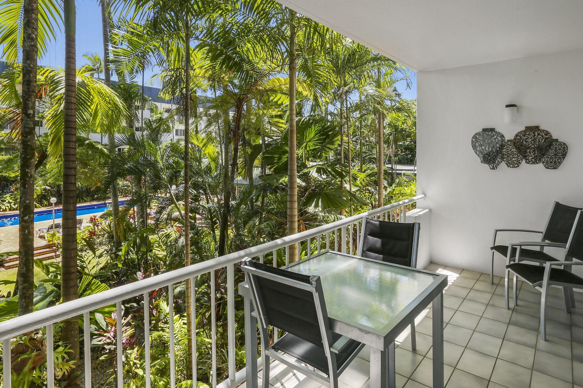 Agincourt Beachfront Apartments Clifton Beach Exterior photo