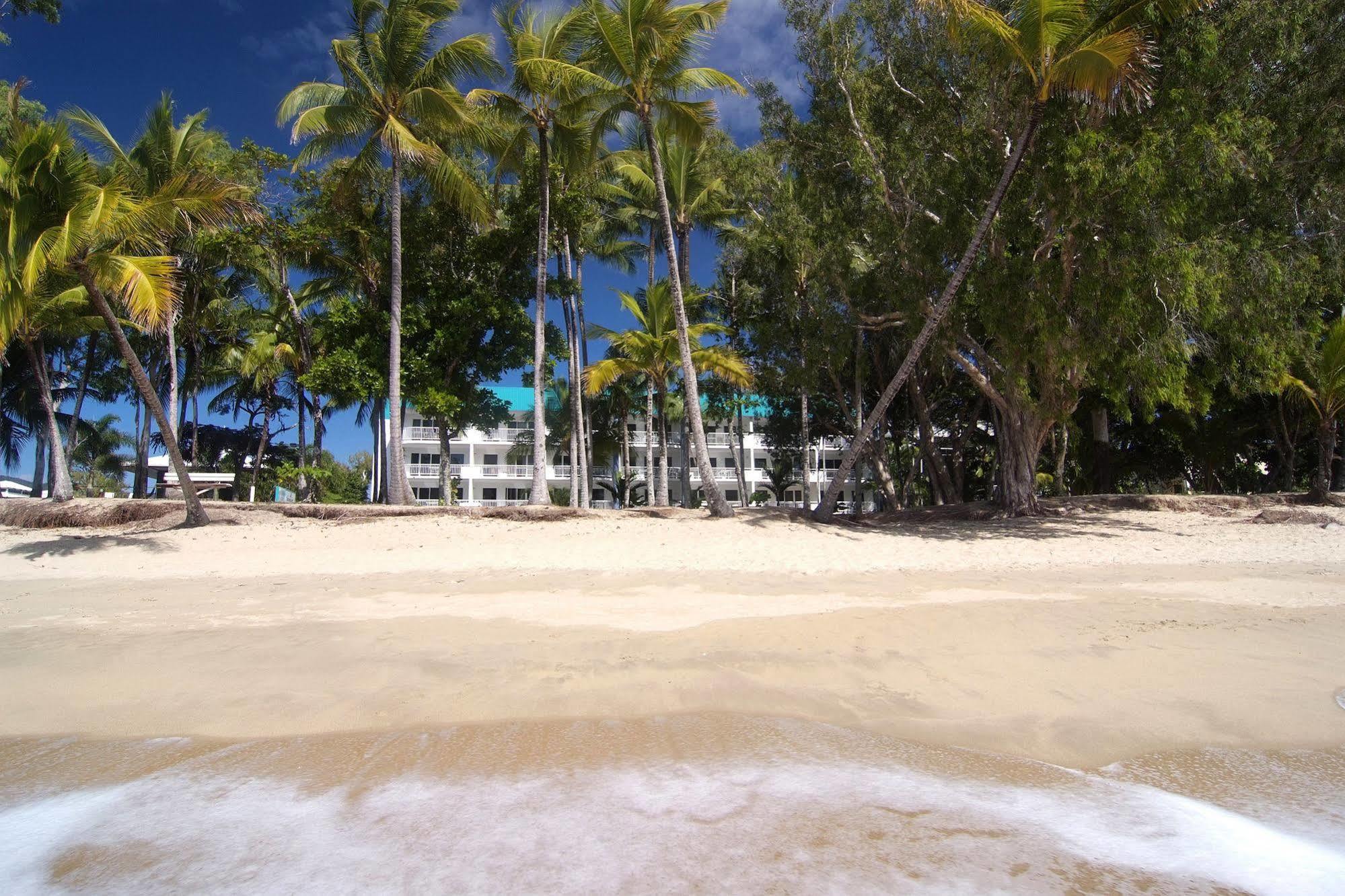 Agincourt Beachfront Apartments Clifton Beach Exterior photo