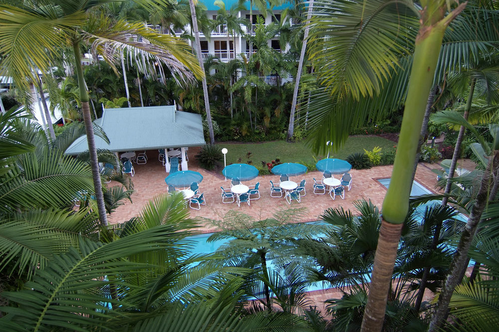 Agincourt Beachfront Apartments Clifton Beach Exterior photo